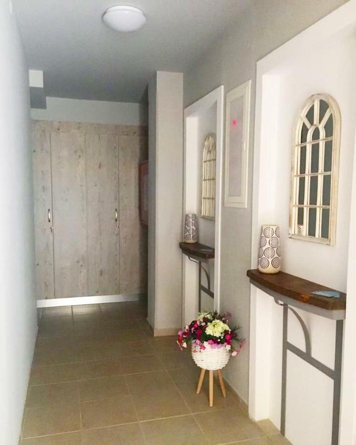 Almira - Rooms To Let Néa Róda Eksteriør bilde